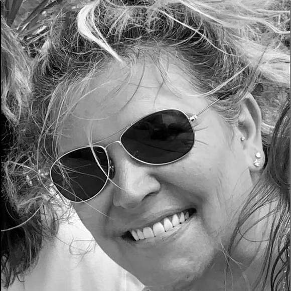 Meet your Posher, Leigh - Picture 1 of 1